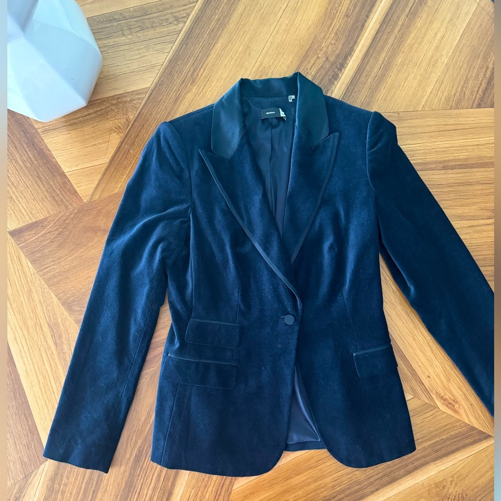 New with Tag Saks Fifth Avenue Velvet Blazer